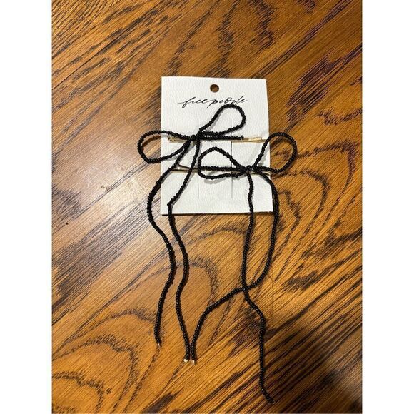 Free People Black Dainty Beaded Bow Hair Clips NWT - Picture 2 of 4
